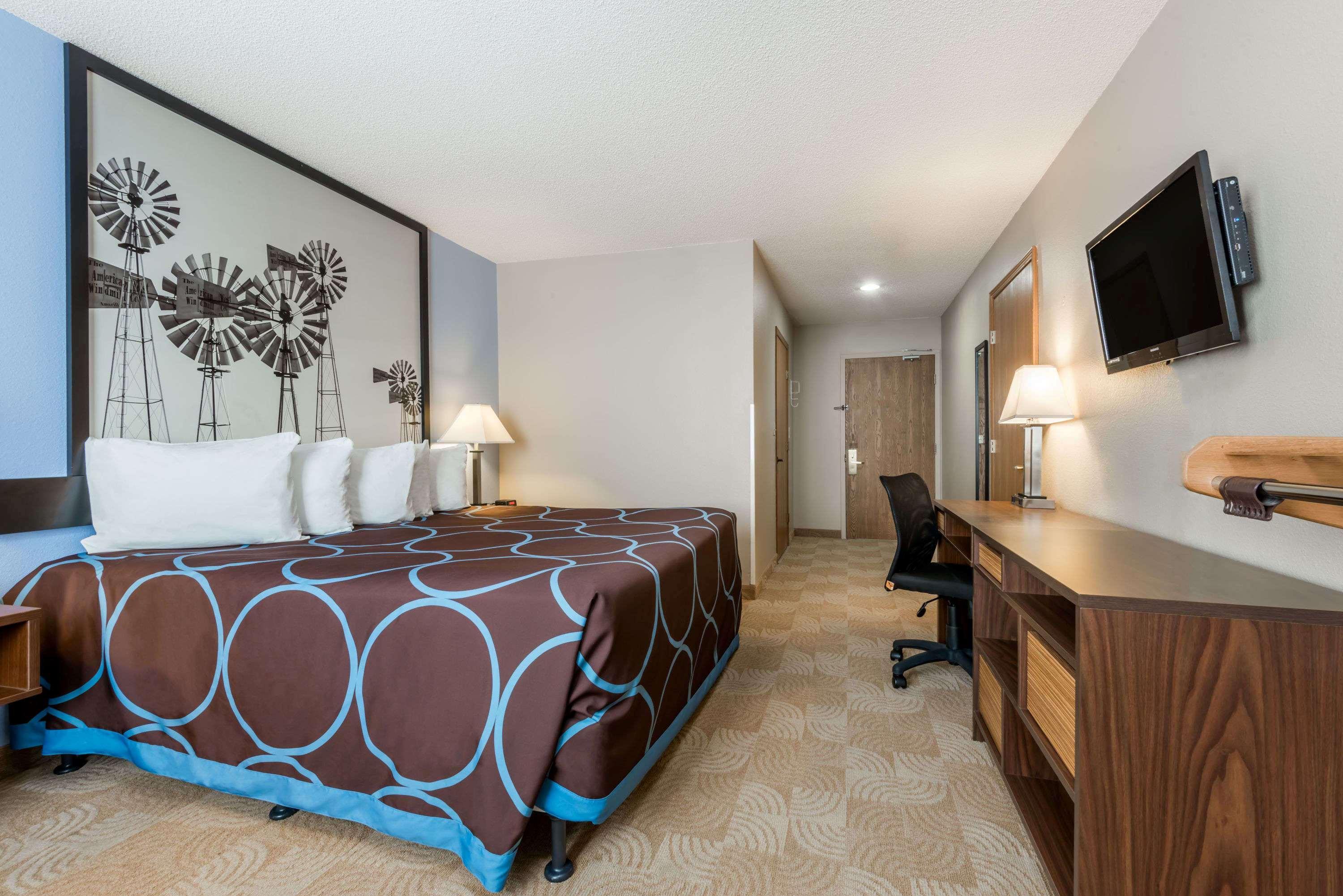 Super 8 By Wyndham Beloit Hotel Exterior photo